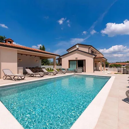 Semesterbostad Alena *