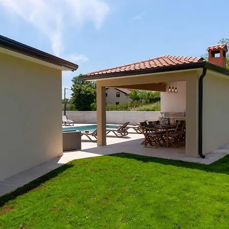 度假居 Alena Vižinada