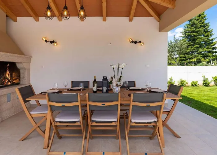 Alena Semesterbostad