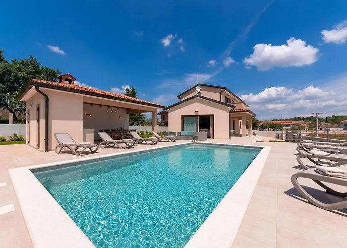 Semesterbostad Alena *