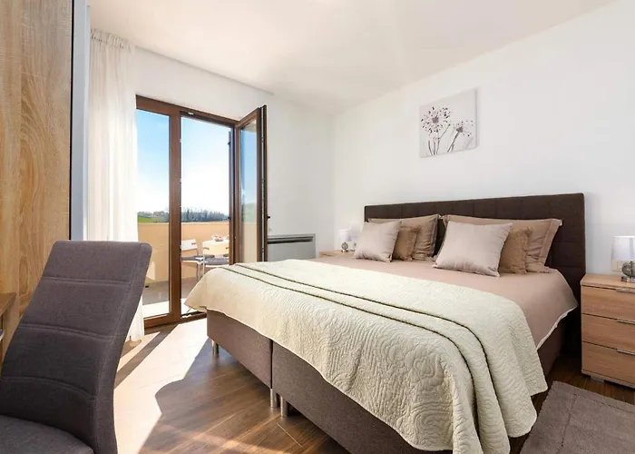 Alena Semesterbostad