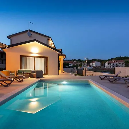 Alena Vižinada