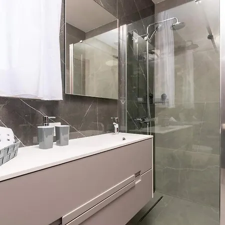 Alena Holiday home Vizinada
