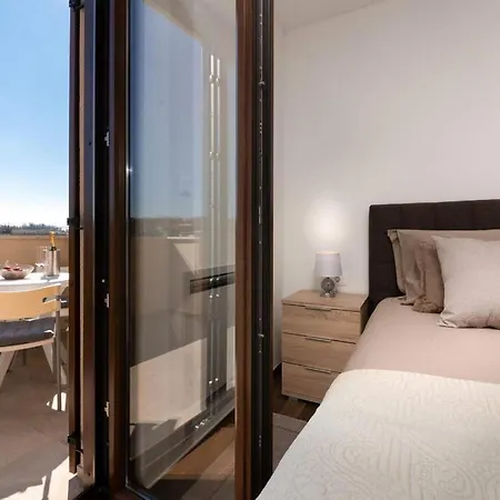Holiday home Alena Vizinada