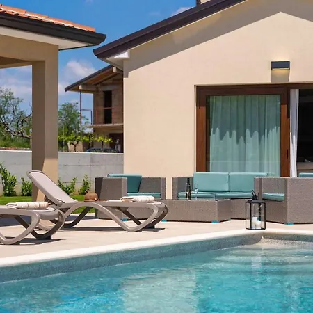 Alena Holiday home Vizinada